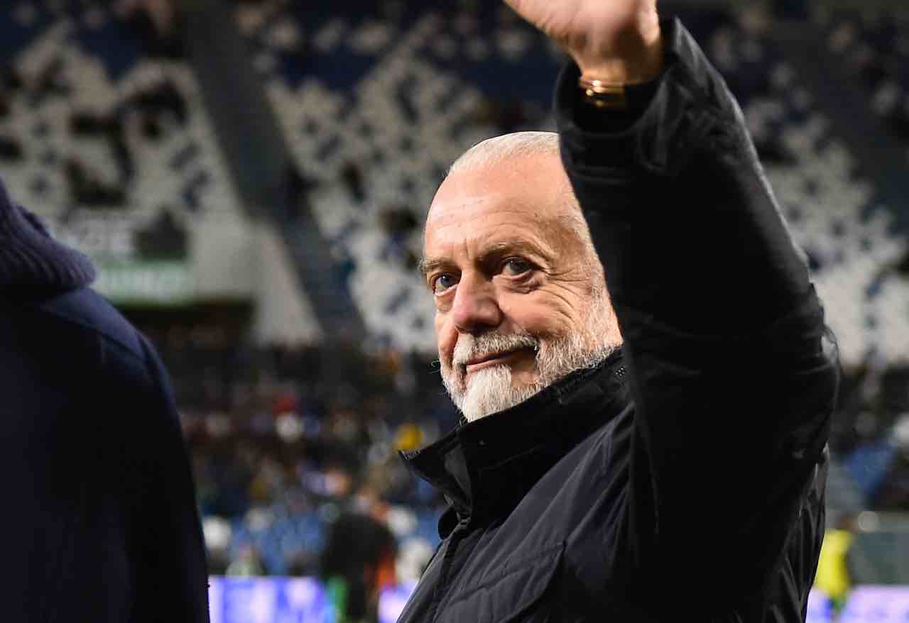 Napoli, De Laurentiis saluta