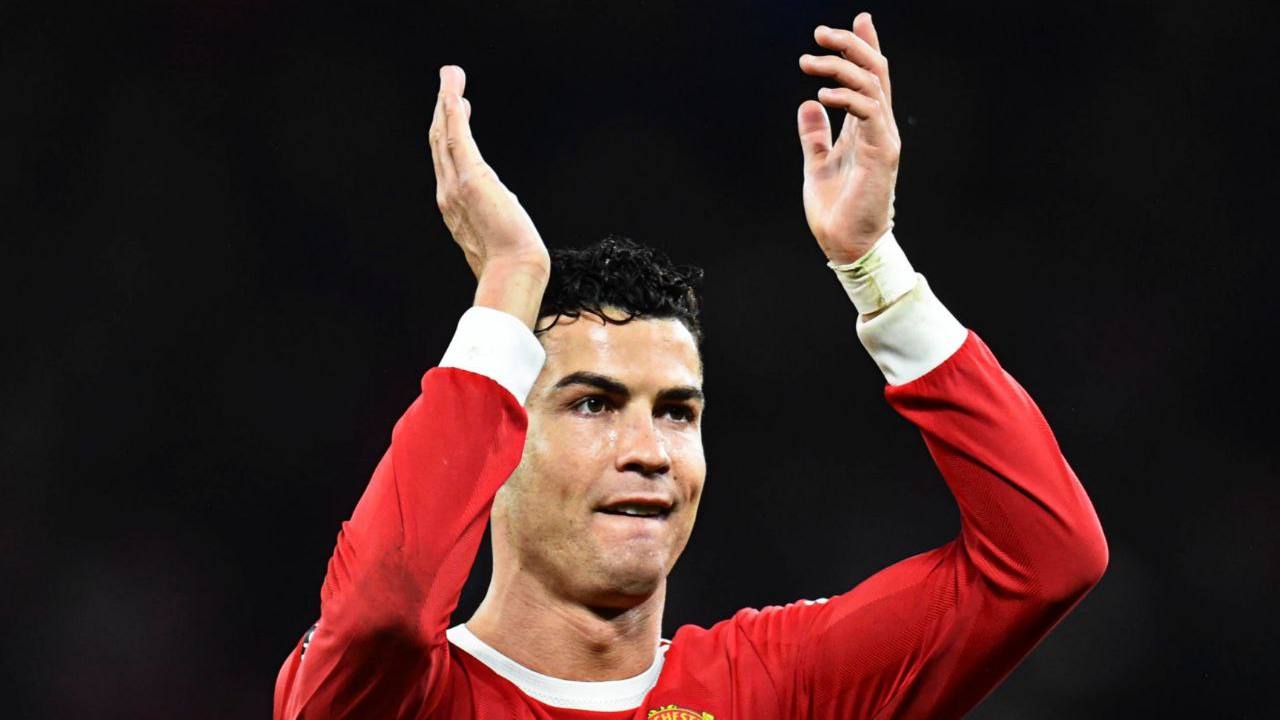 Ronaldo applaude