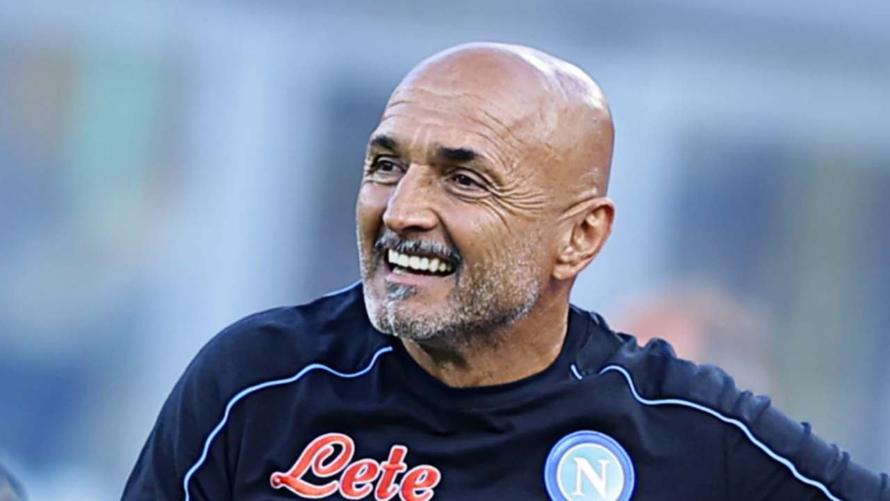 Spalletti sorride felice Napoli