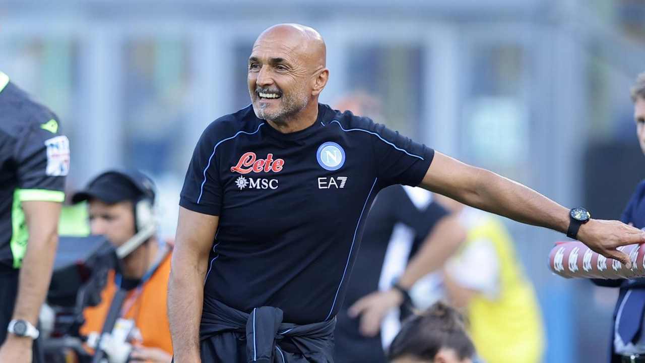 Spalletti sorride felice Napoli