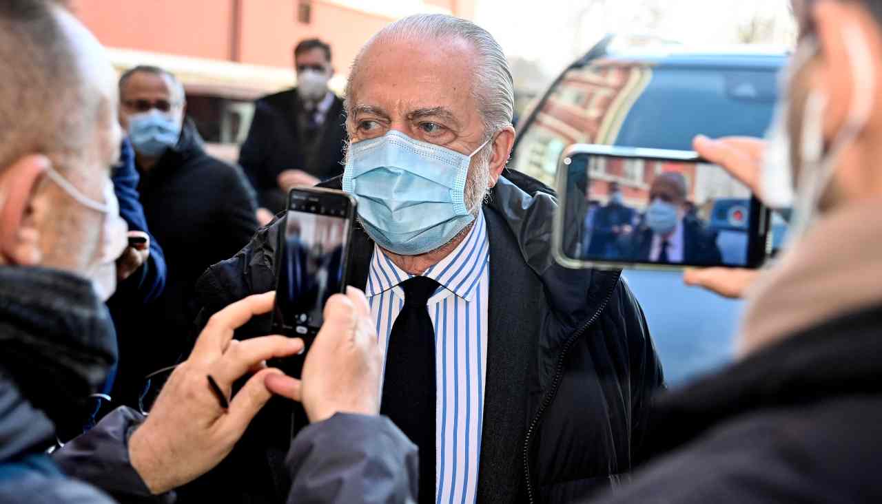 Napoli, De Laurentiis con la mascherina