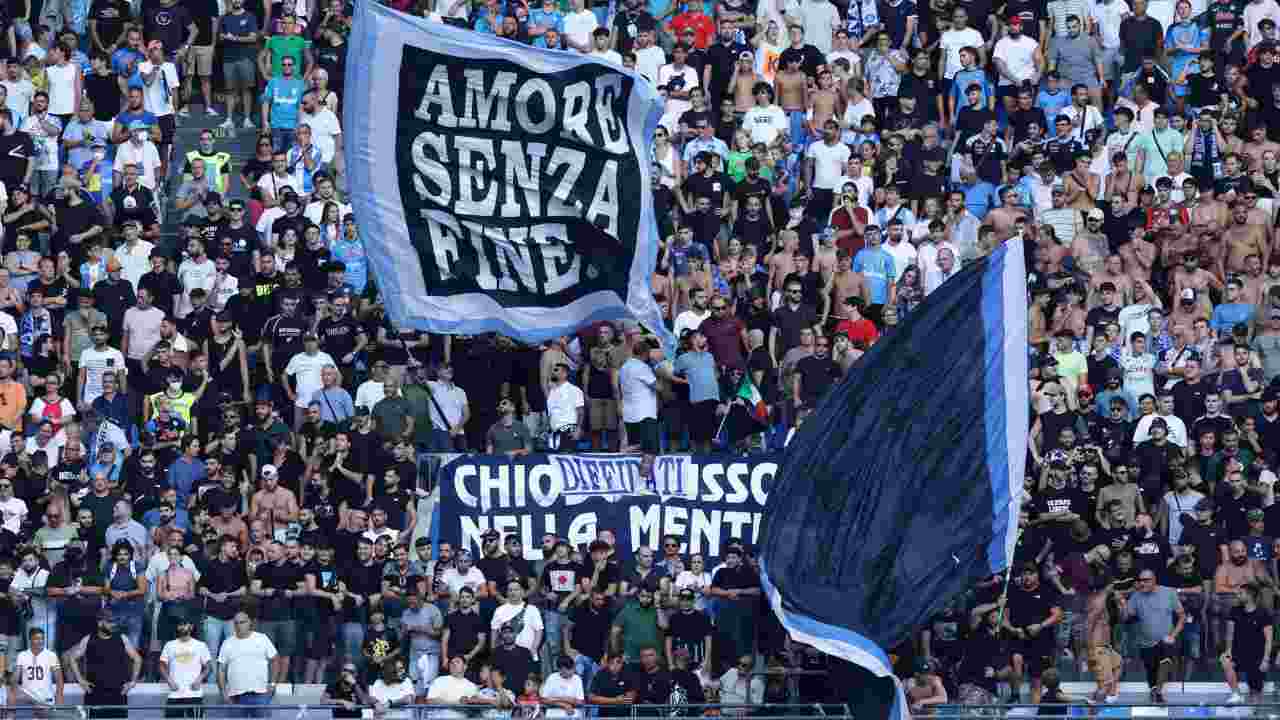 Napoli, tifosi sugli spalti