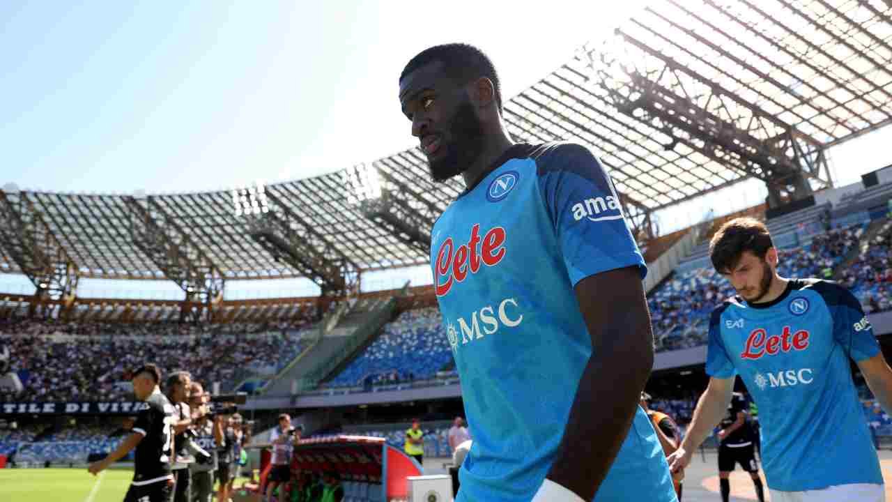 Ndombele entra in campo Napoli