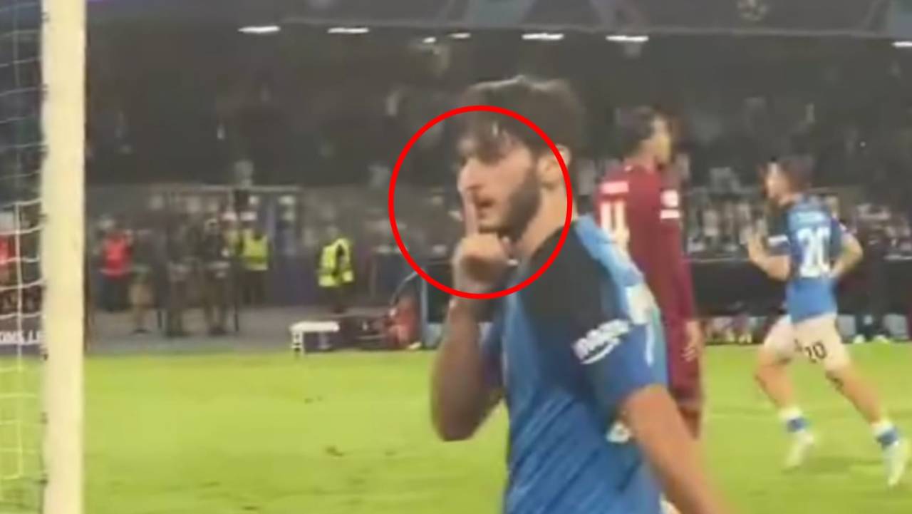 Napoli-Liverpool, l'esultanza di Kvaratskhelia