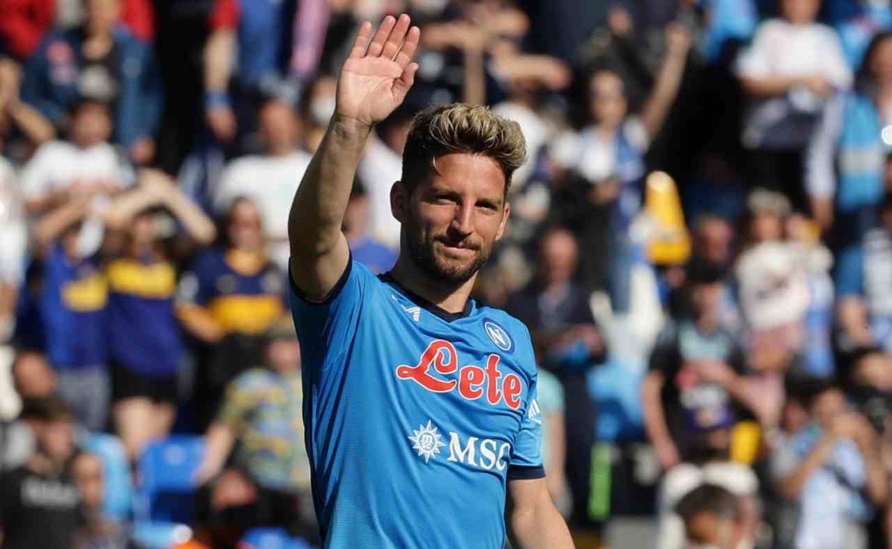 Napoli, Mertens saluta