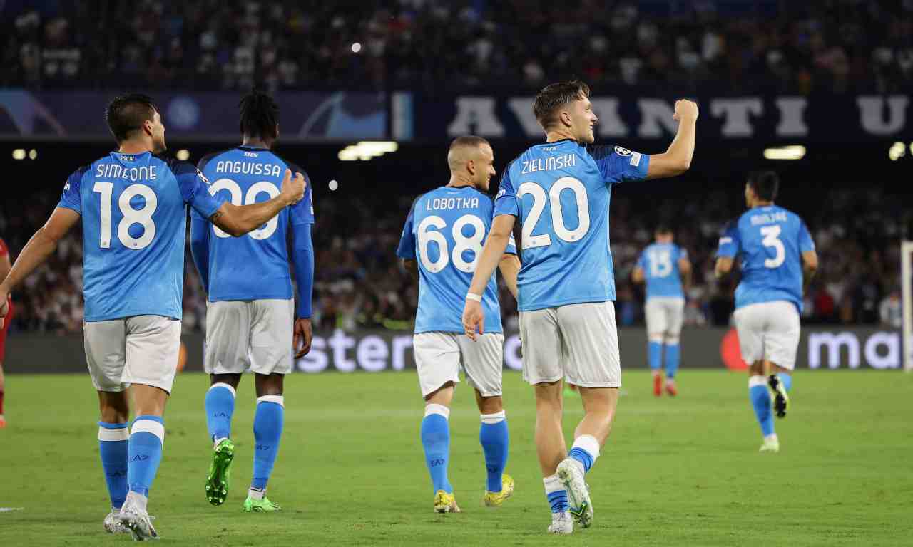 Napoli, i calciatori esultano in campo