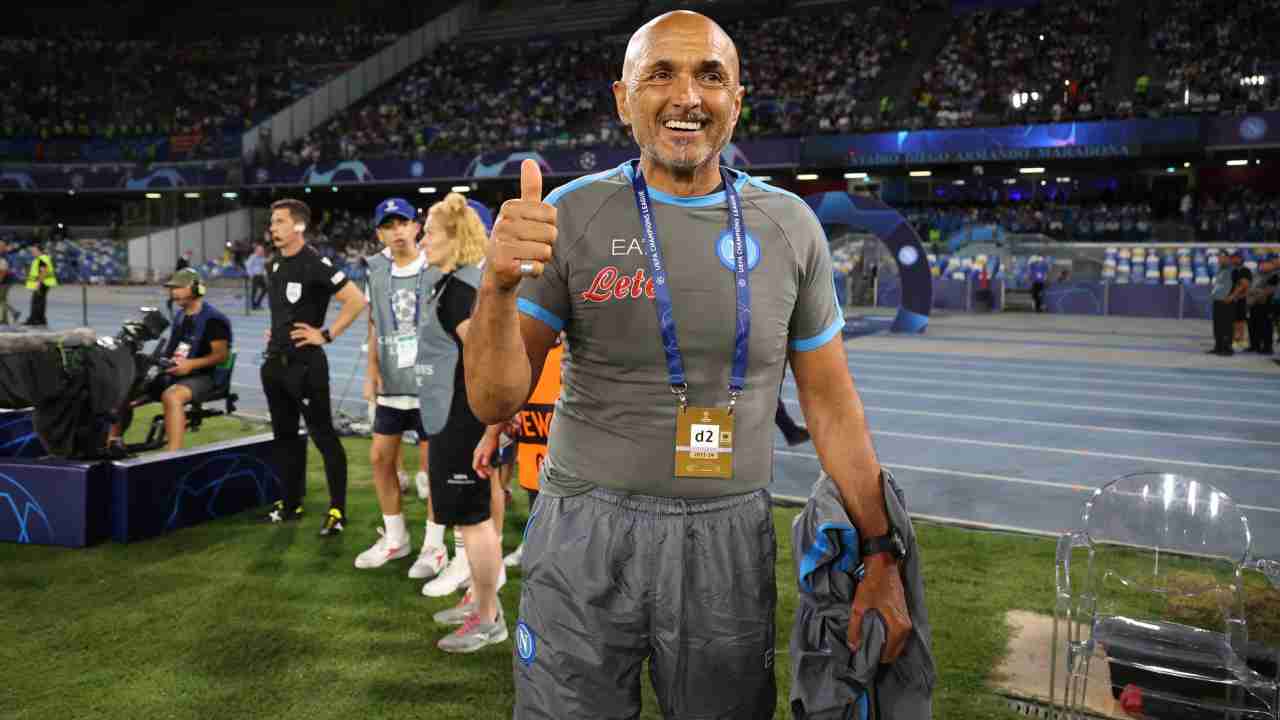 Spalletti sorridente: la stampa olandese ha esaltato il suo Napoli