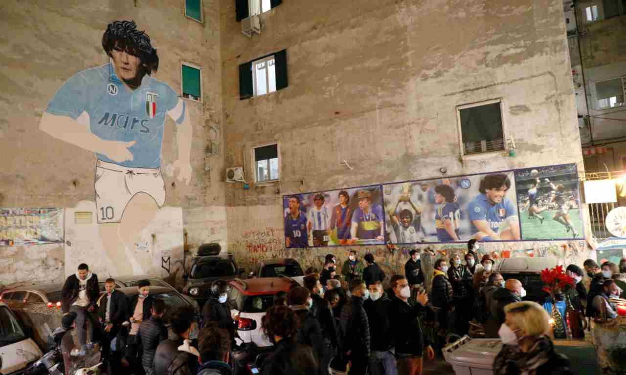 Napoli, murales di Maradona ai quartieri spagnoli