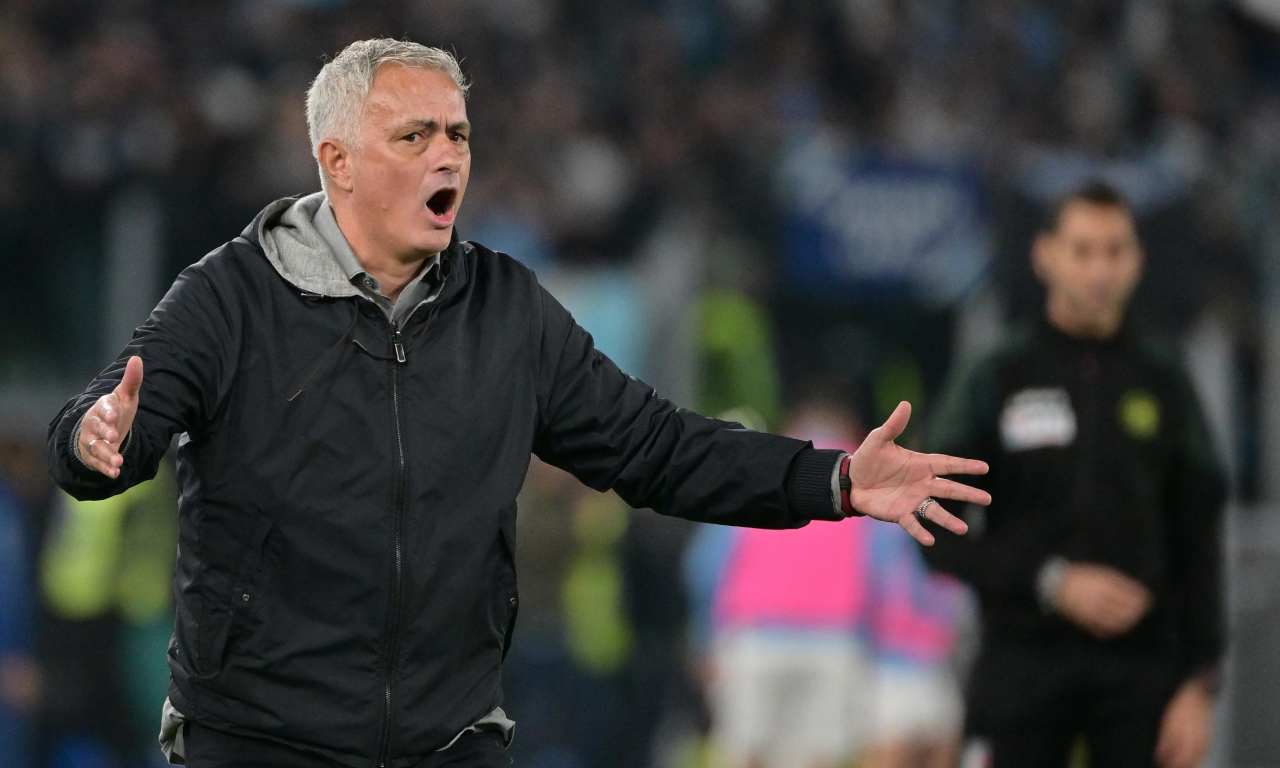 Roma, Mourinho grida