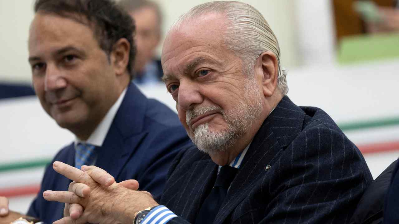 De Laurentiis sorridente Napoli