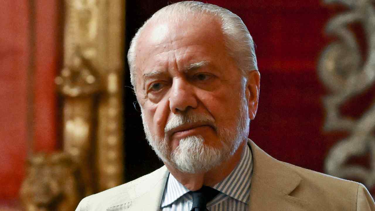 De Laurentiis pensieroso Napoli