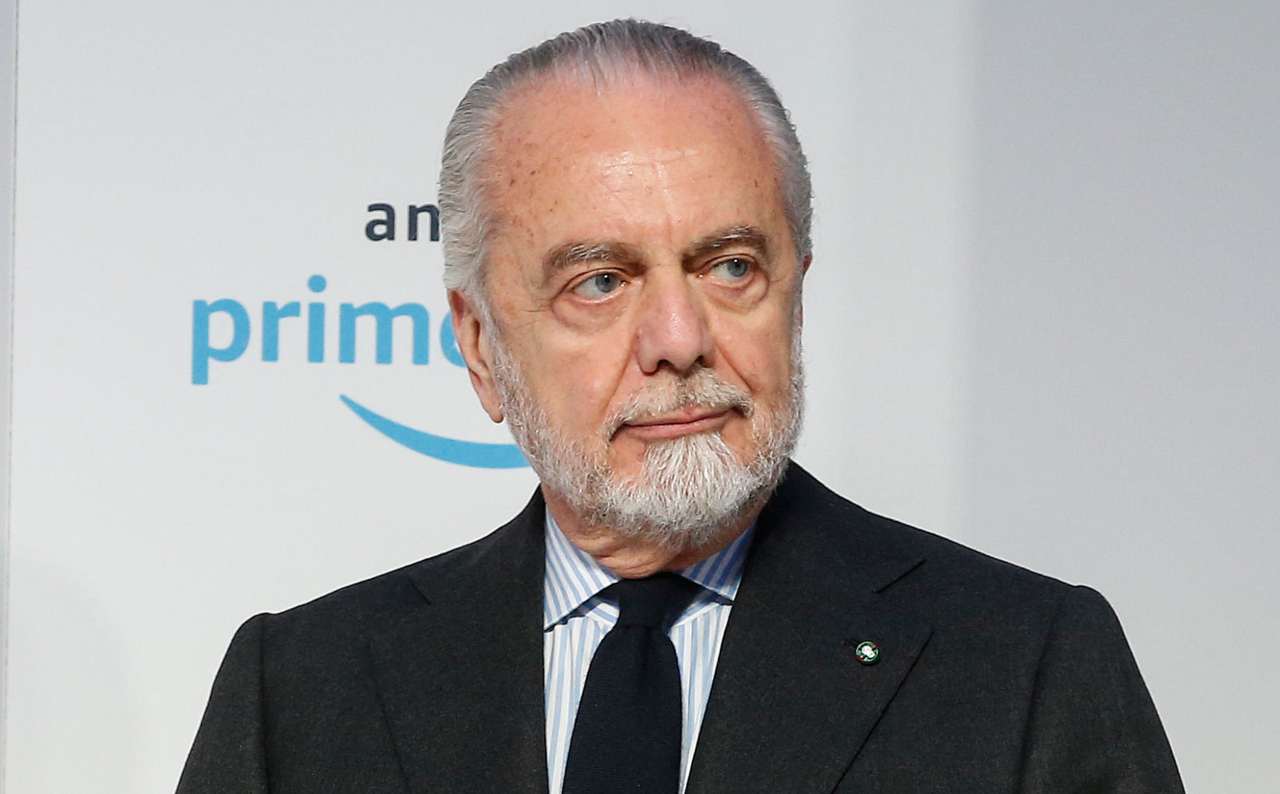 De Laurentiis pensieroso