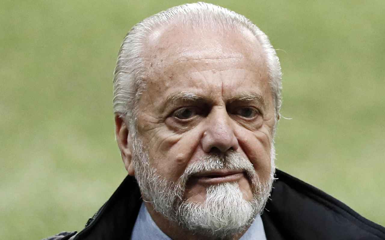 De Laurentiis pensieroso