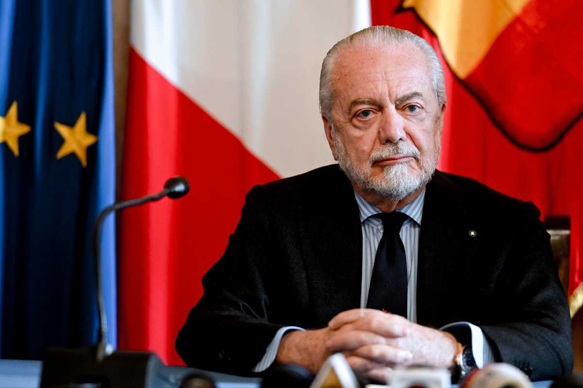 De Laurentiis pensieroso