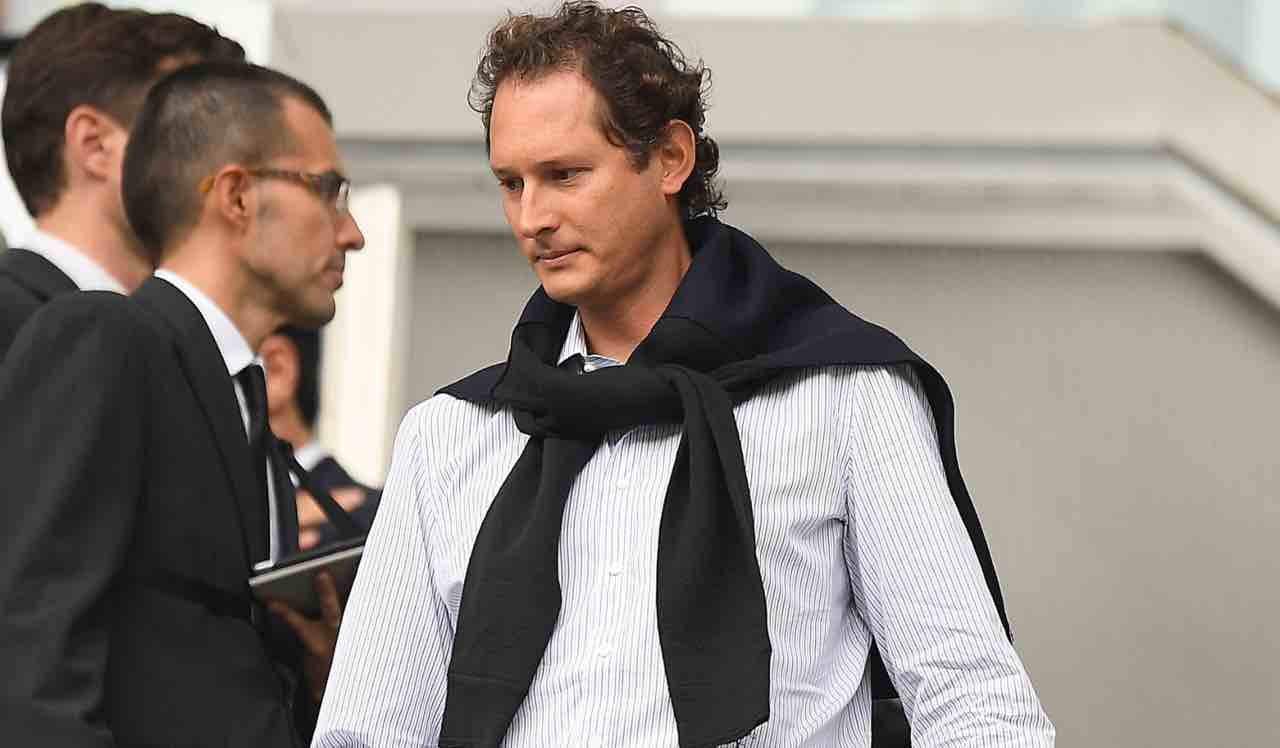 Elkann sugli spalti