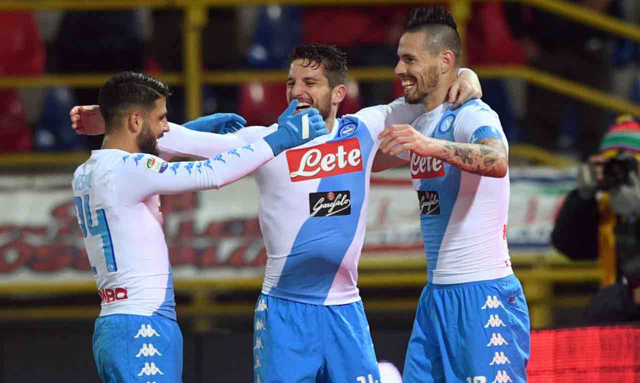 Hamsik, Insigne e Mertens si abbracciano ed esultano