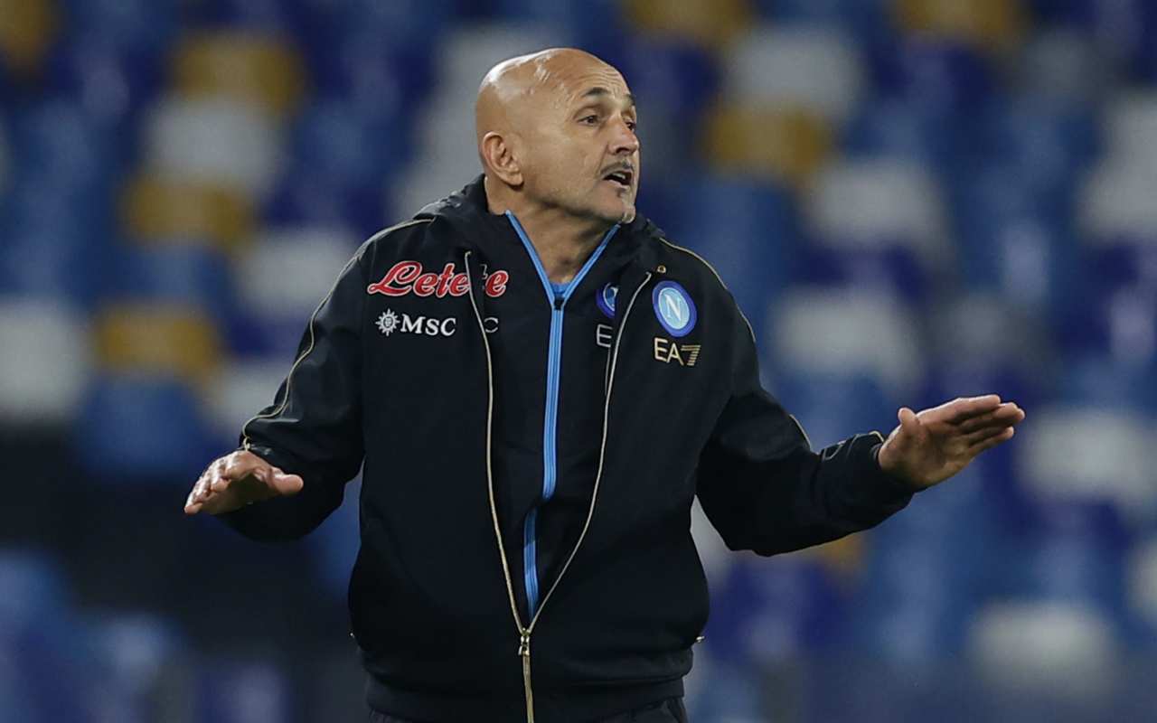 Spalletti allarga le braccia Napoli