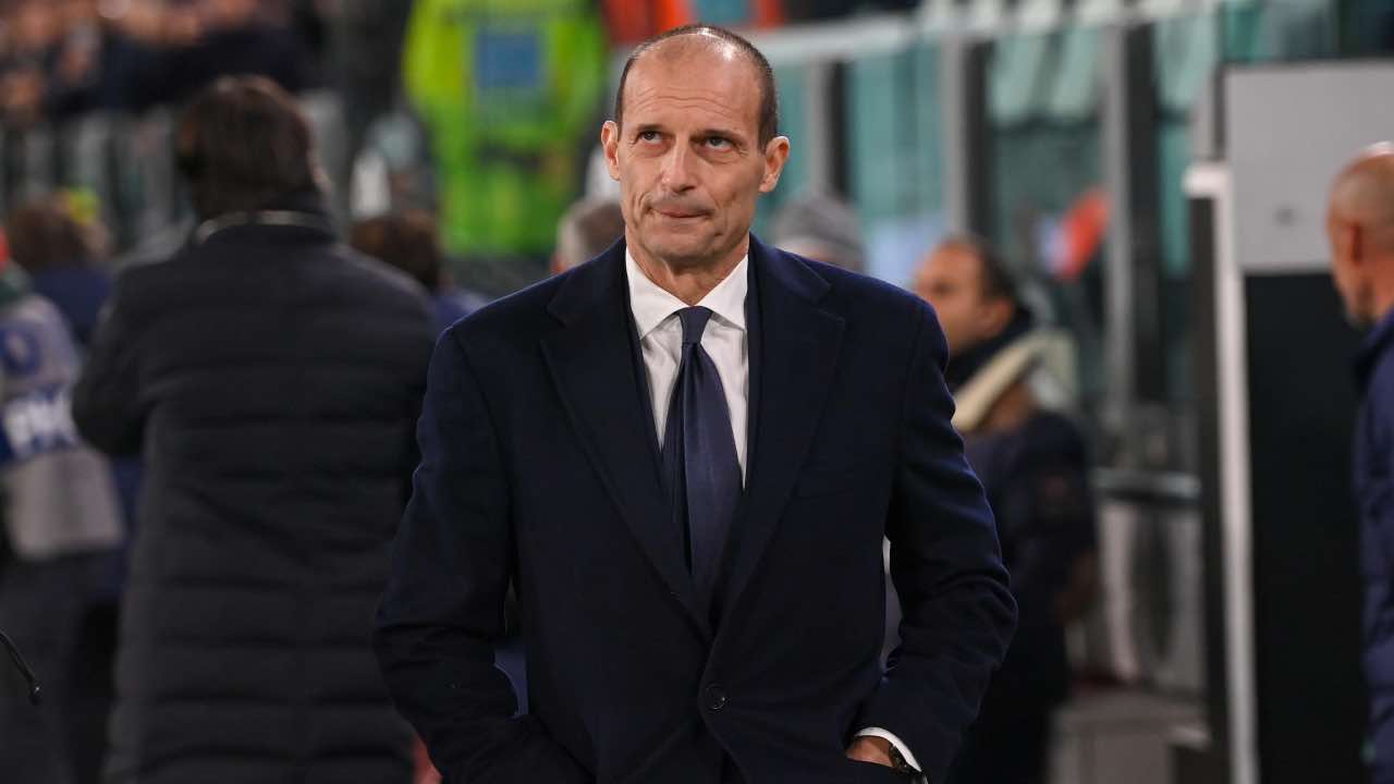 Massimiliano Allegri pensieroso