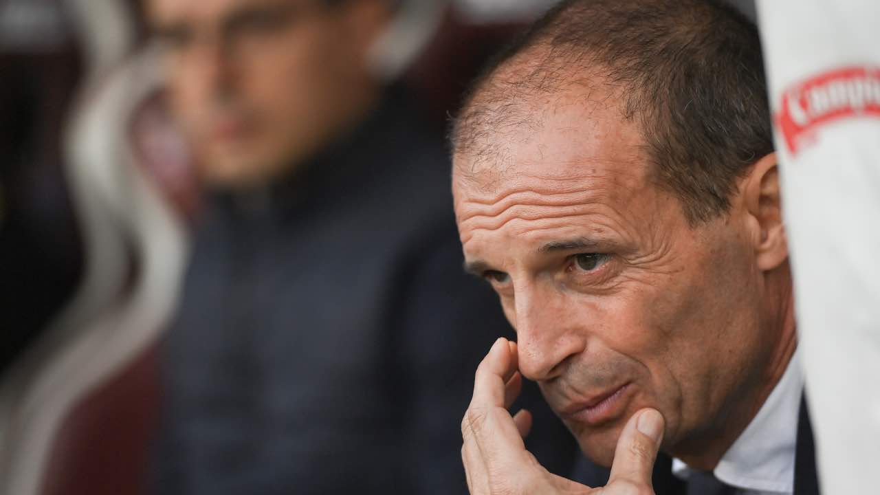 Massimiliano Allegri pensieroso