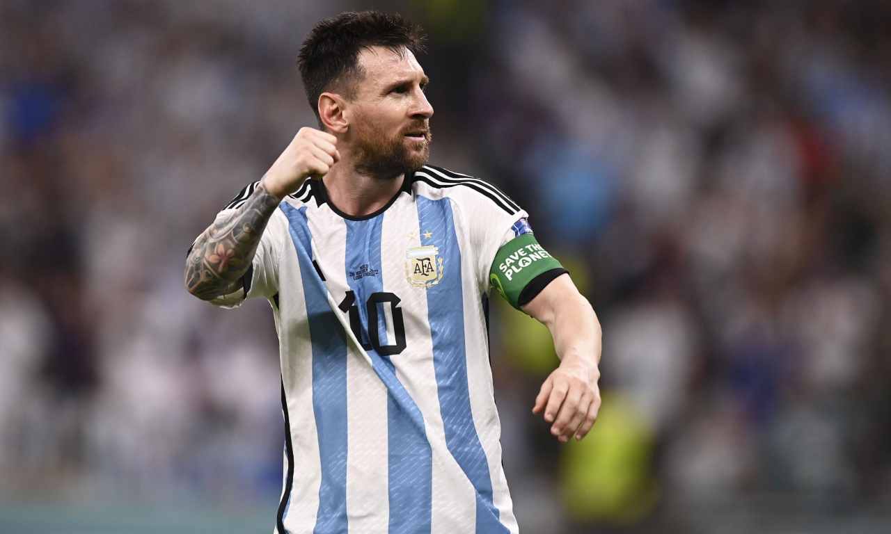 Messi esulta