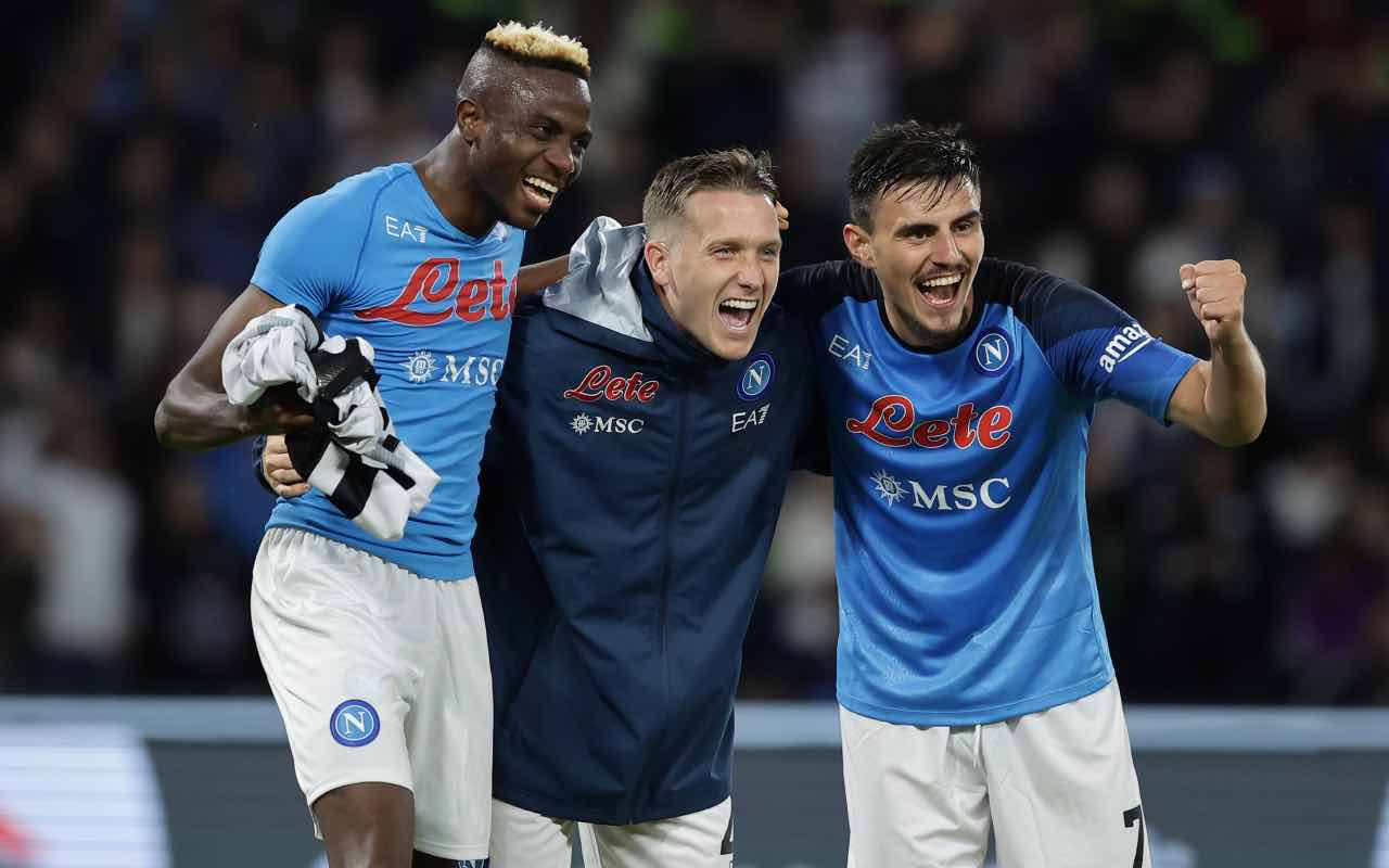Osimhen, Zielinski ed Elmas esultano