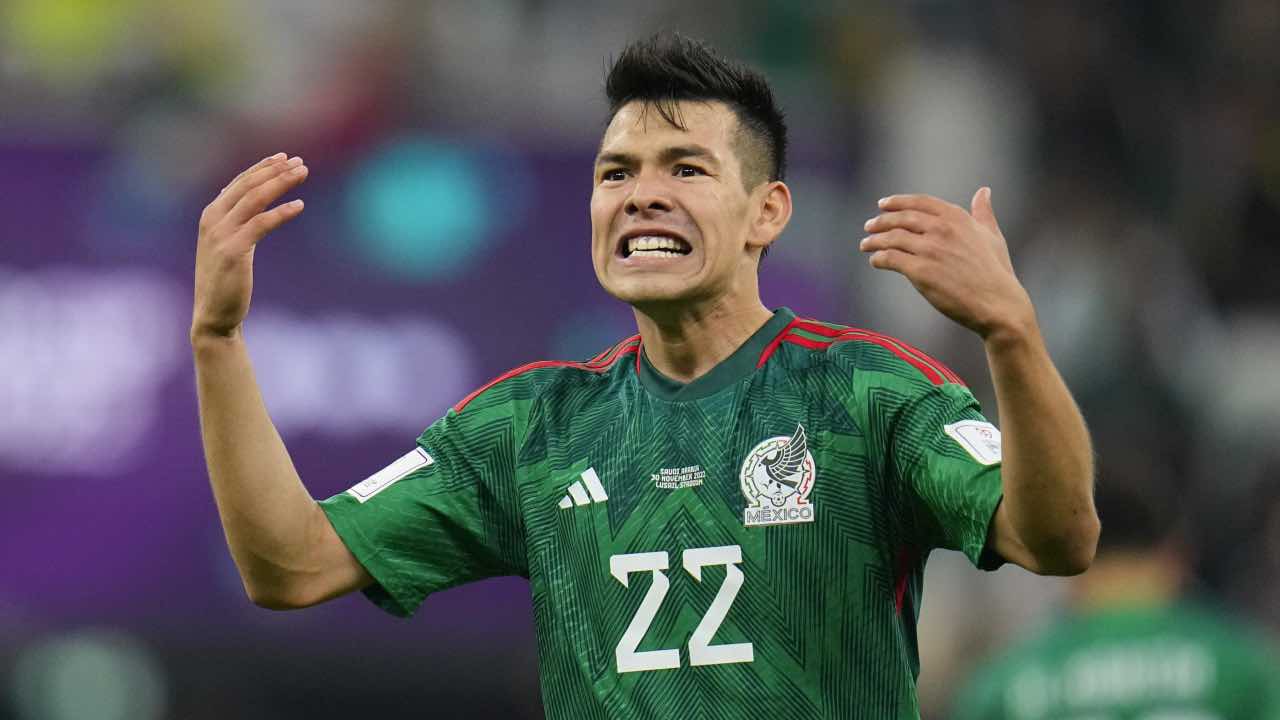 Hirving Lozano in campo