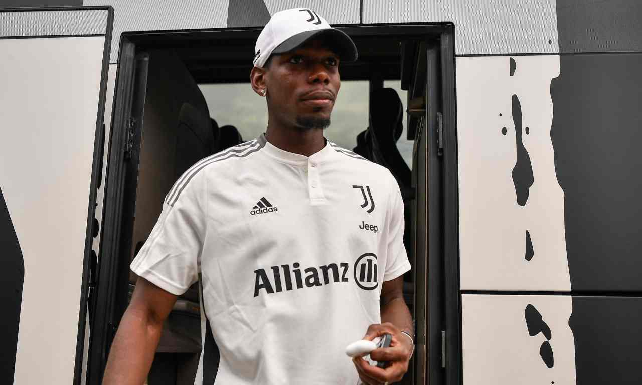 Pogba negli spogliatoi della Juventus