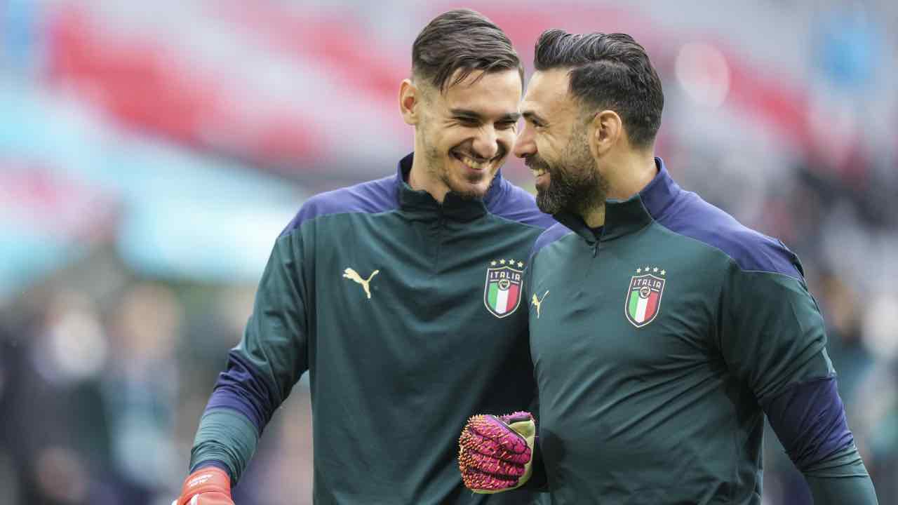 Salvatore Sirigu ed Alex Meret sorridono