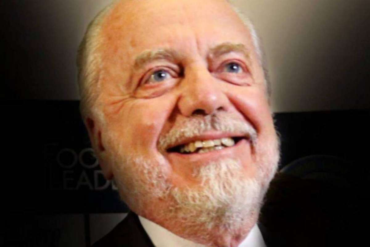 De Laurentiis sorride