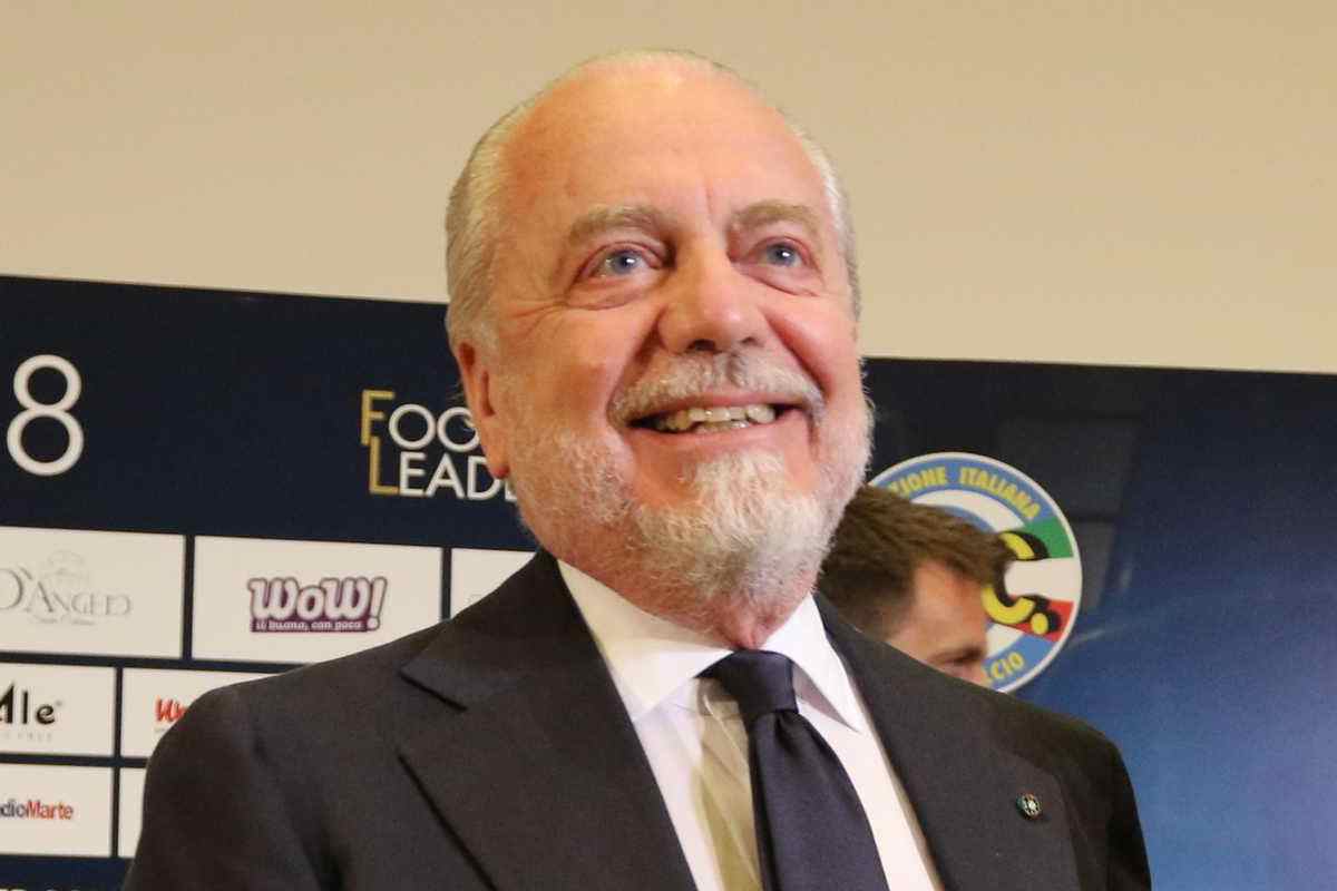 De Laurentiis sorride