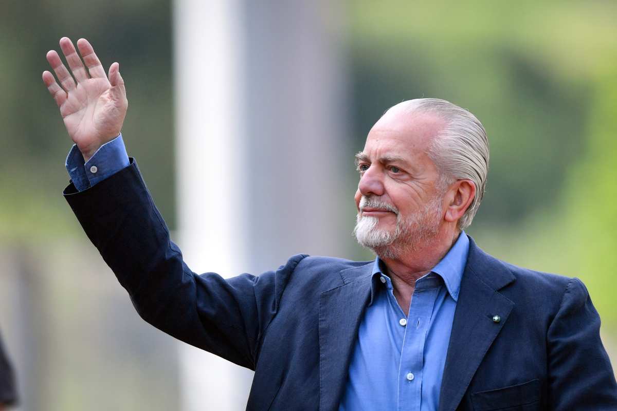 De Laurentiis saluta Napoli