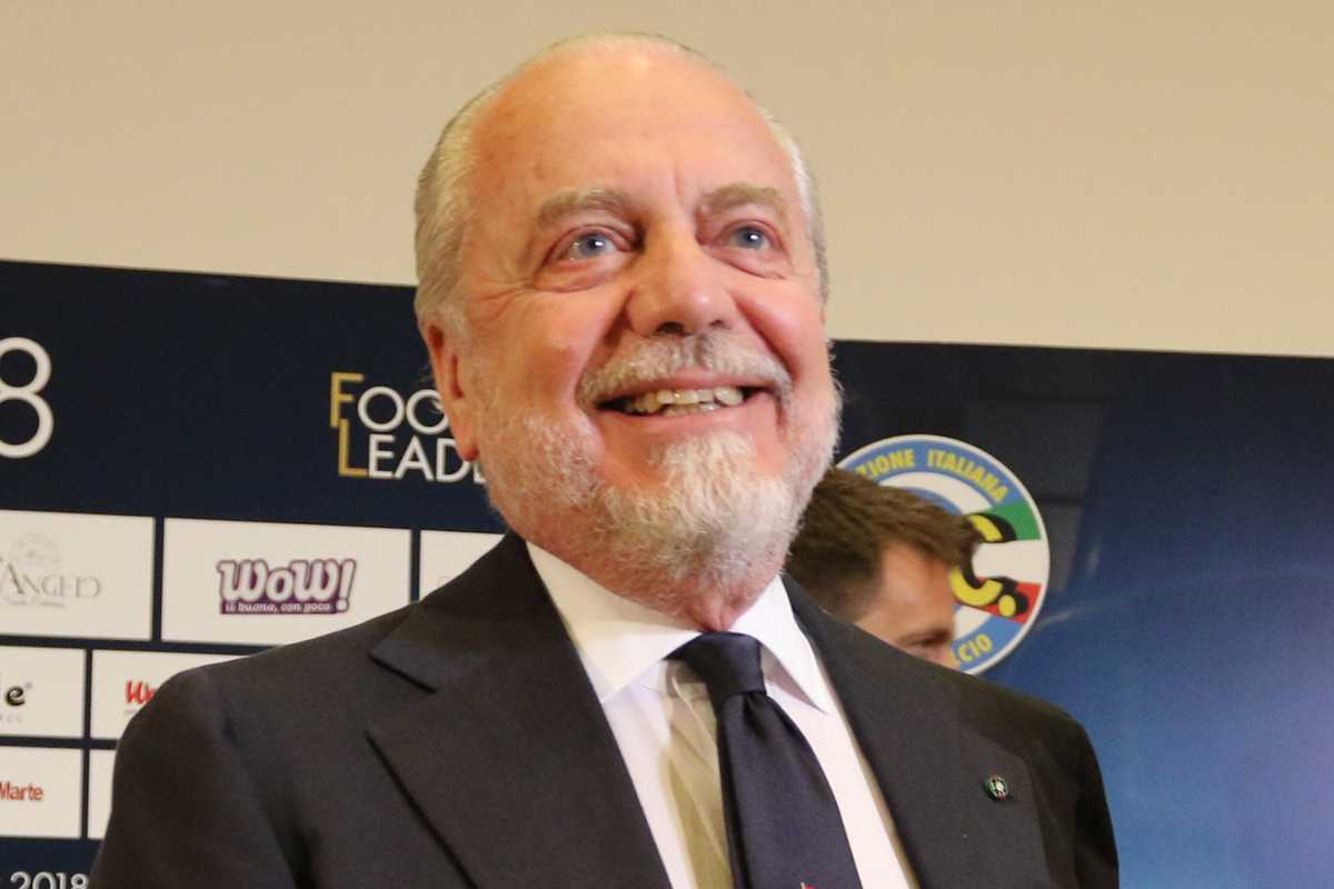 De Laurentiis sorride felice Napoli