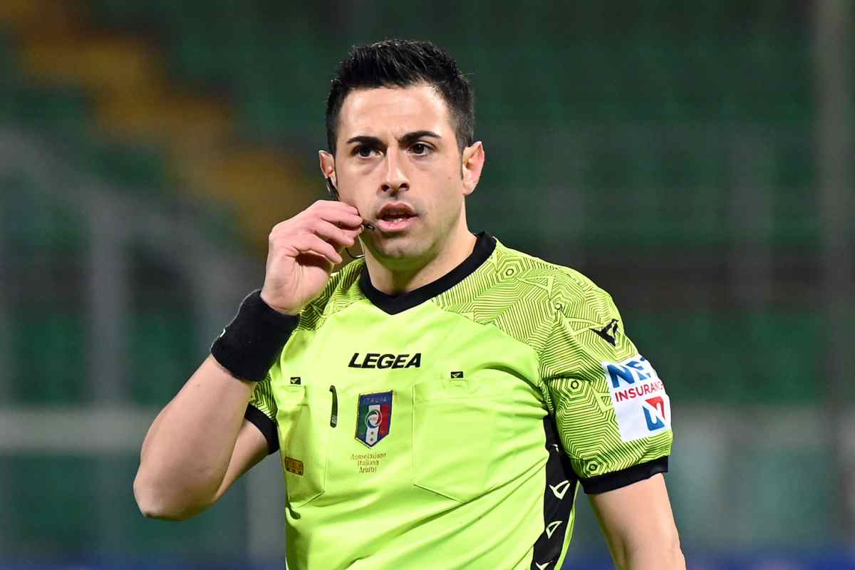 Arbitro Massimi in campo