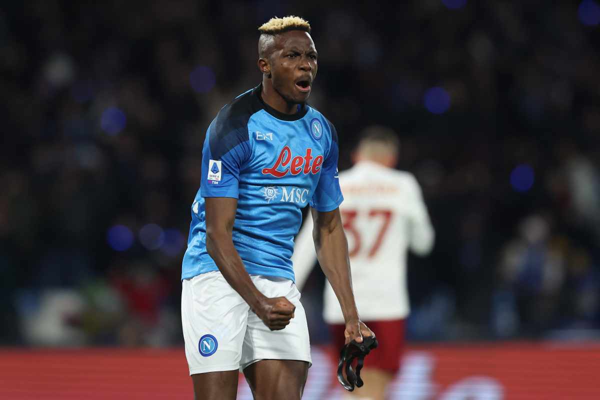 Osimhen esulta dopo il gol Napoli