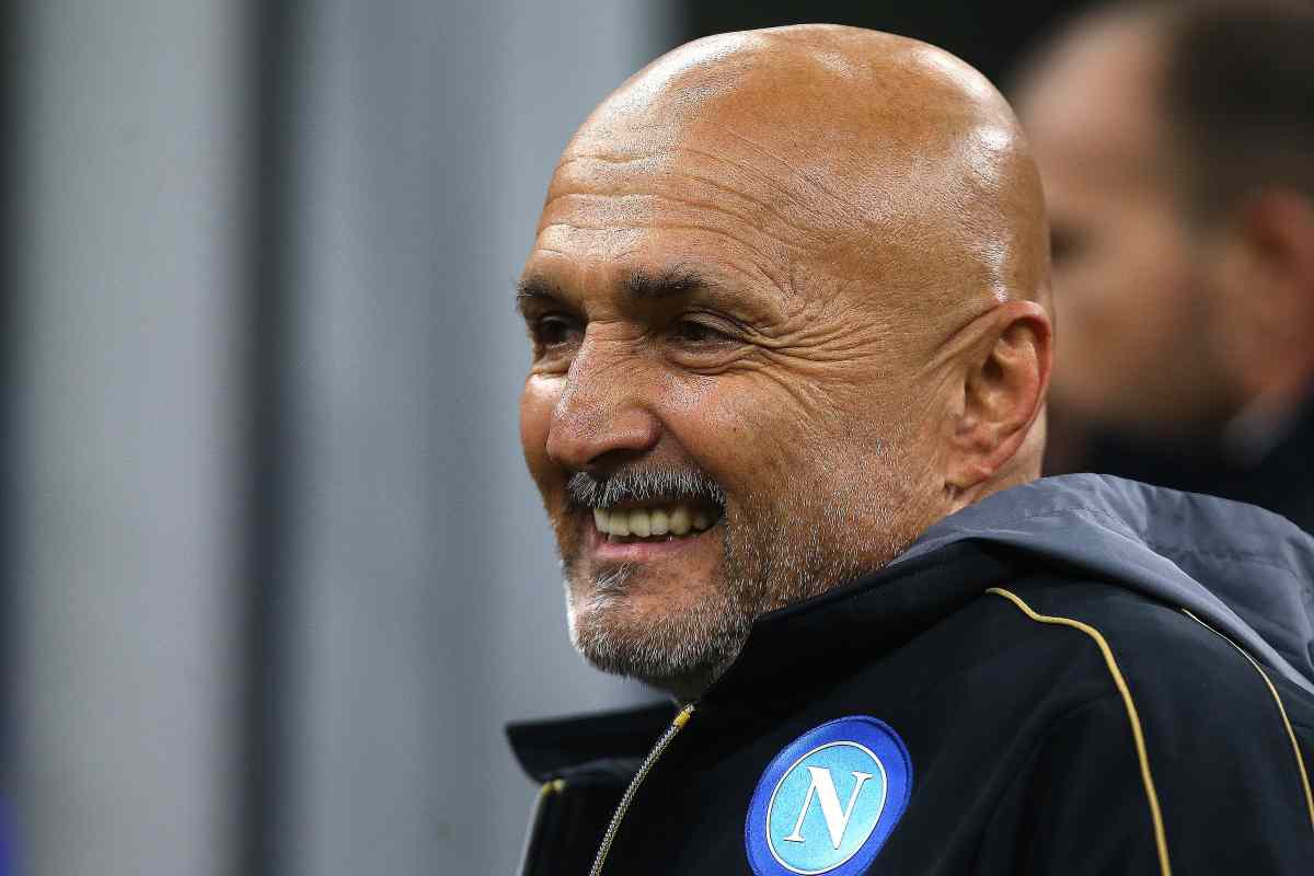 L'allenatore del Napoli Luciano Spalletti ha un buon motivo per sorridere a poche ore dalla sfida contro la Roma