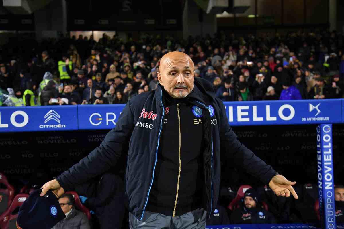 Spalletti allarga le braccia Napoli