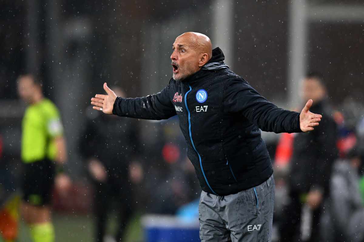 Spalletti allarga le braccia Napoli