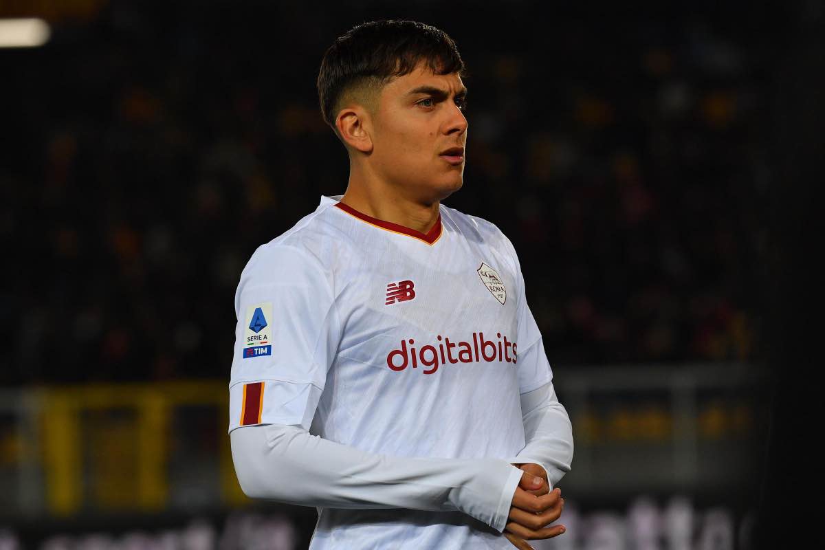 Dybala in campo con la Roma