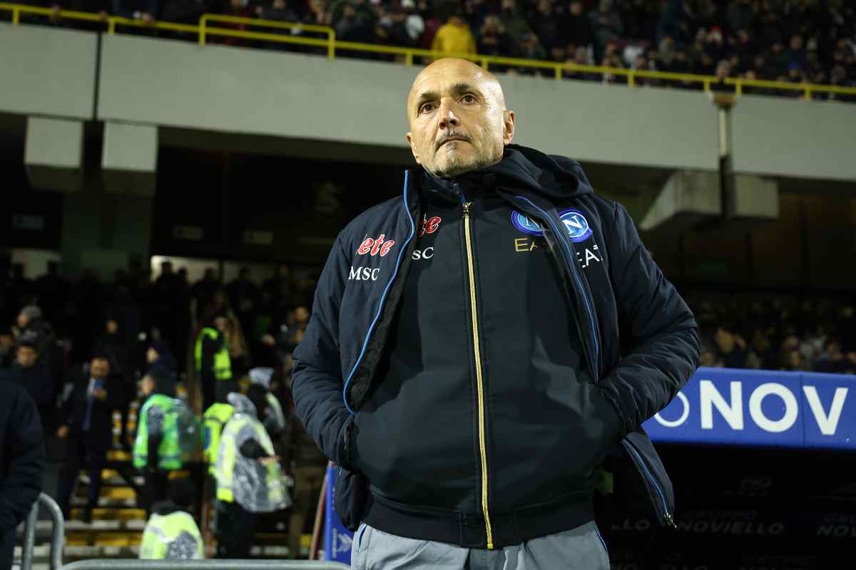 Spalletti con le mani in tasca Napoli