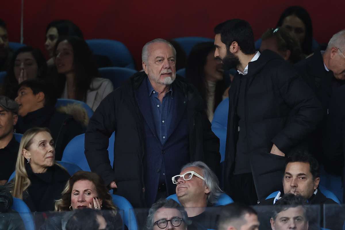 Napoli, De Laurentiis osserva