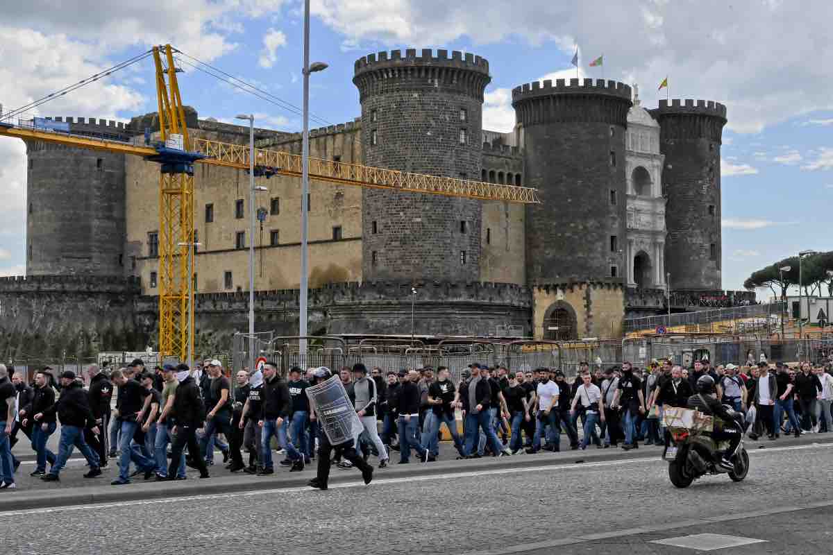 Corteo tifosi Eintracht Francoforte a Napoli