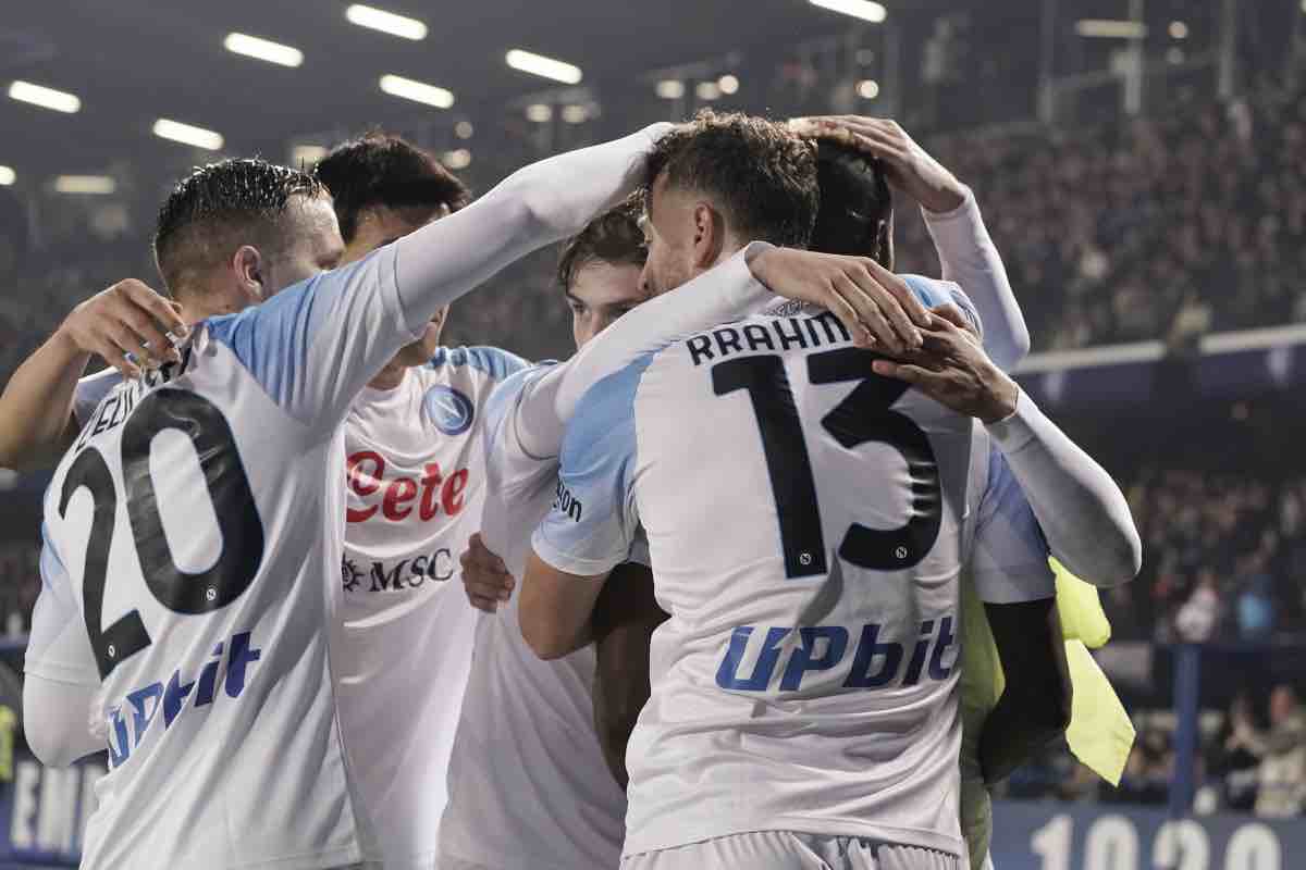 Il Napoli esulta al gol