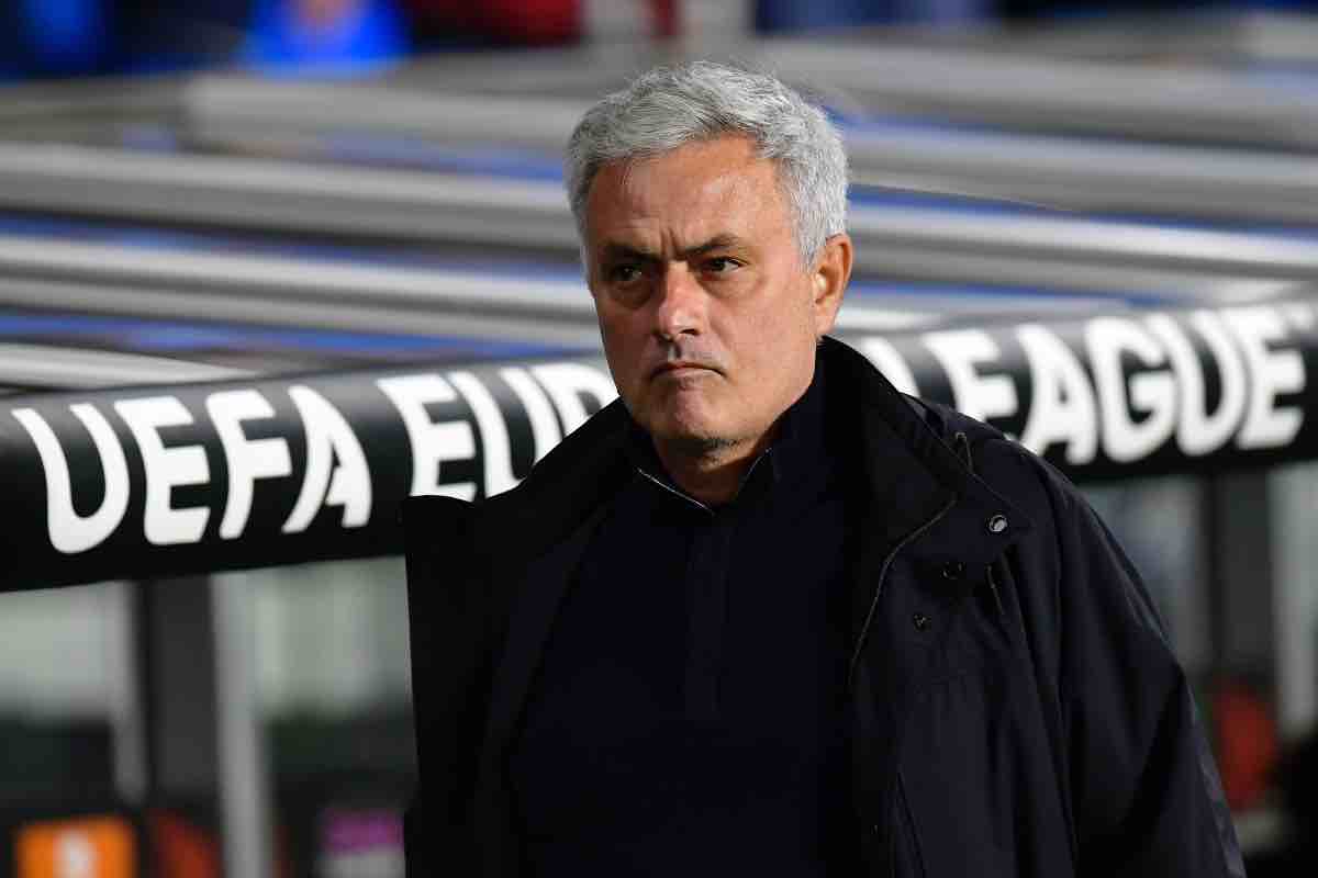 Mourinho pensieroso