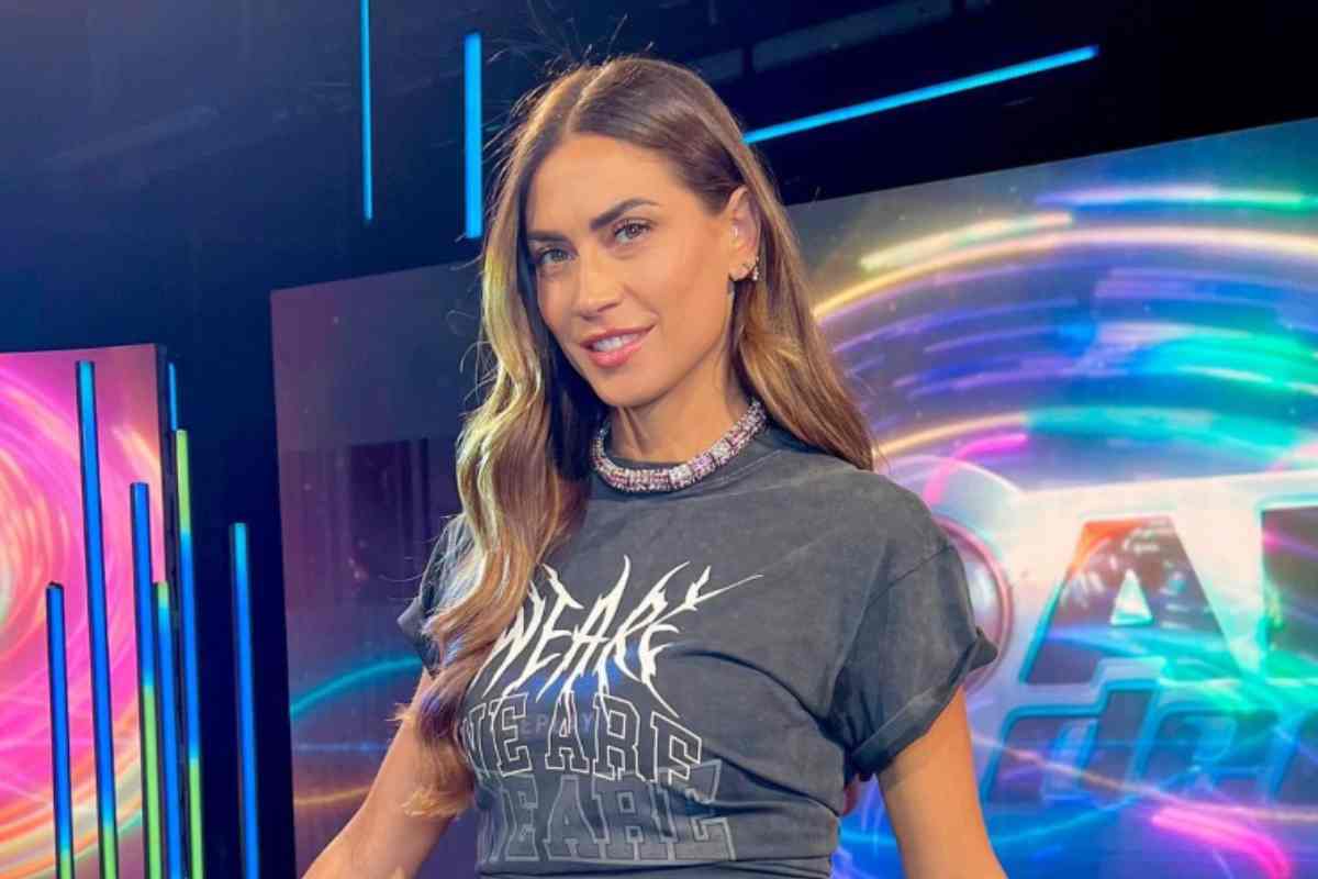 Melissa Satta, il pranzo è "piccante"