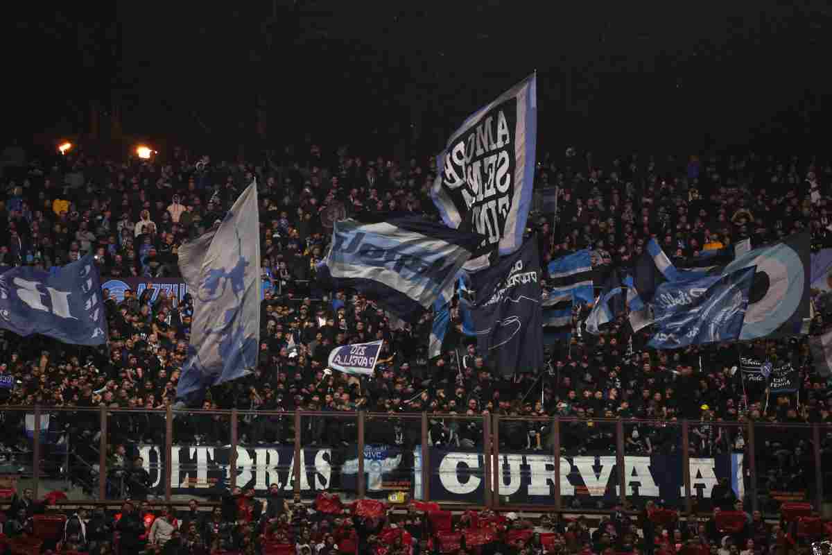 ultras napoli fanno richiesta per portare tamburi e bandiere allo stadio