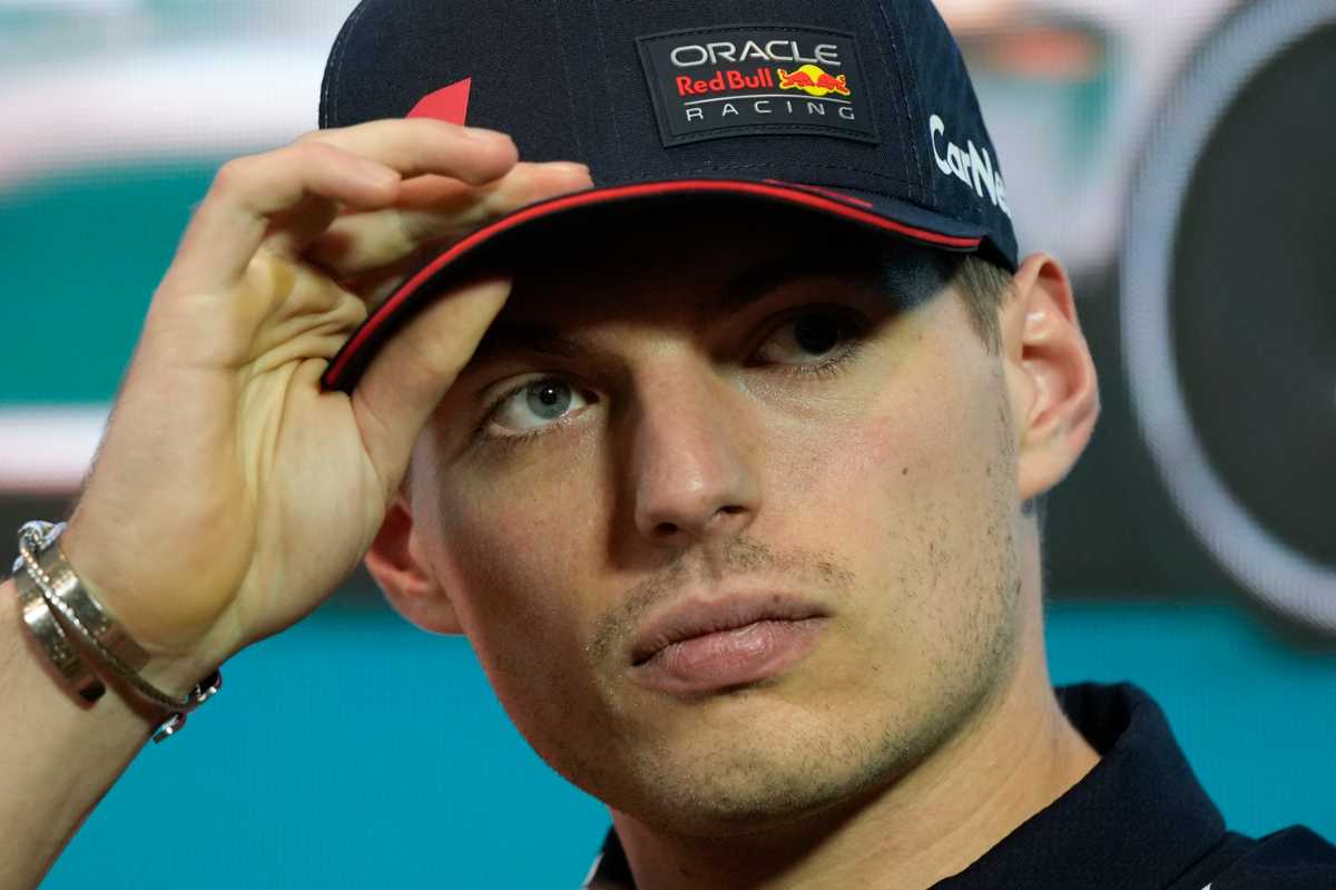 Max Verstappen bacchettato