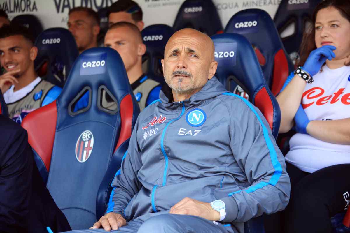 Napoli, il calciatore va via