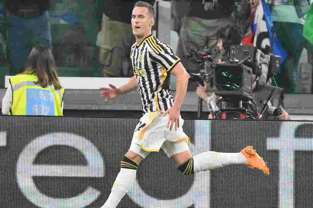 Milik lascia la Juve