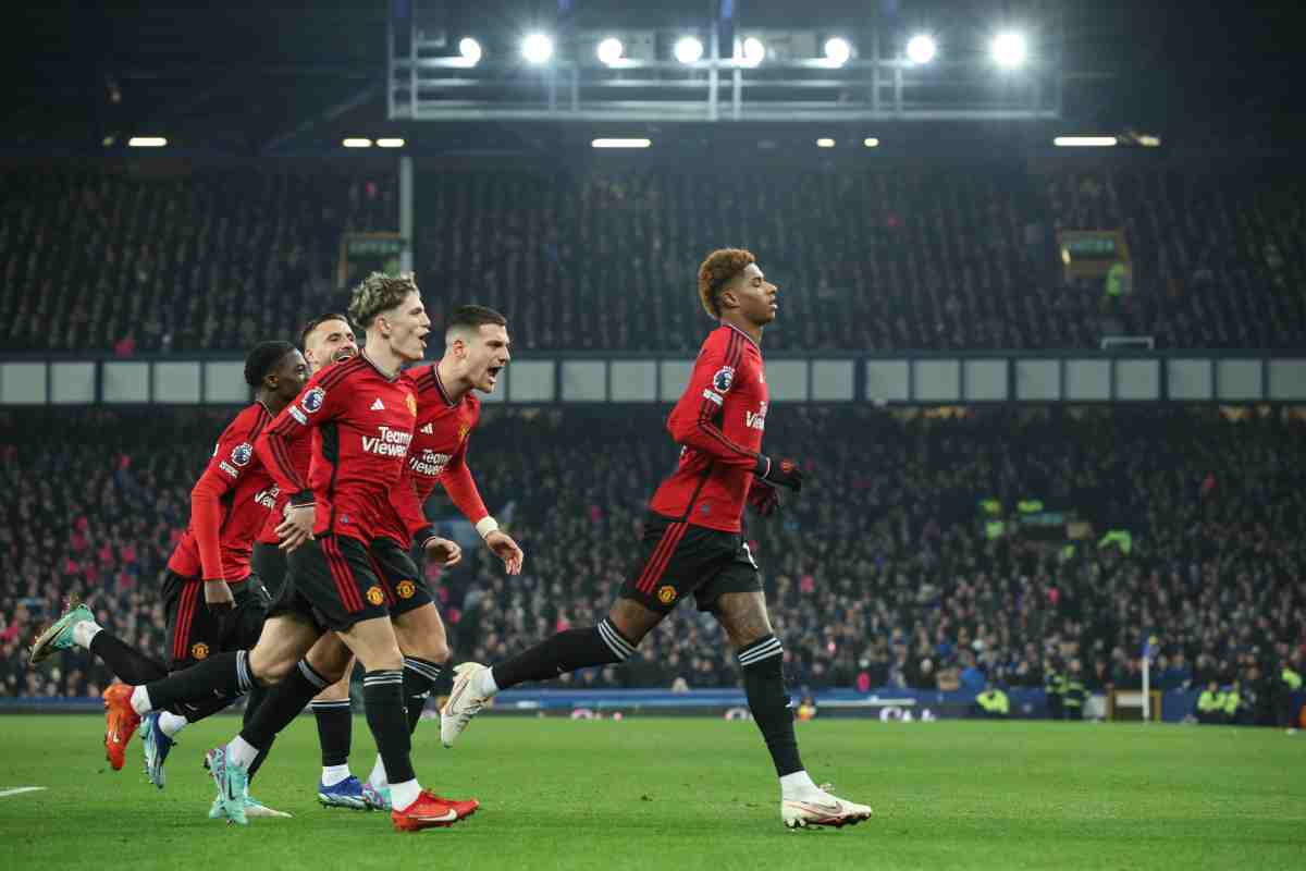 Kvaratskhelia piace al Manchester United