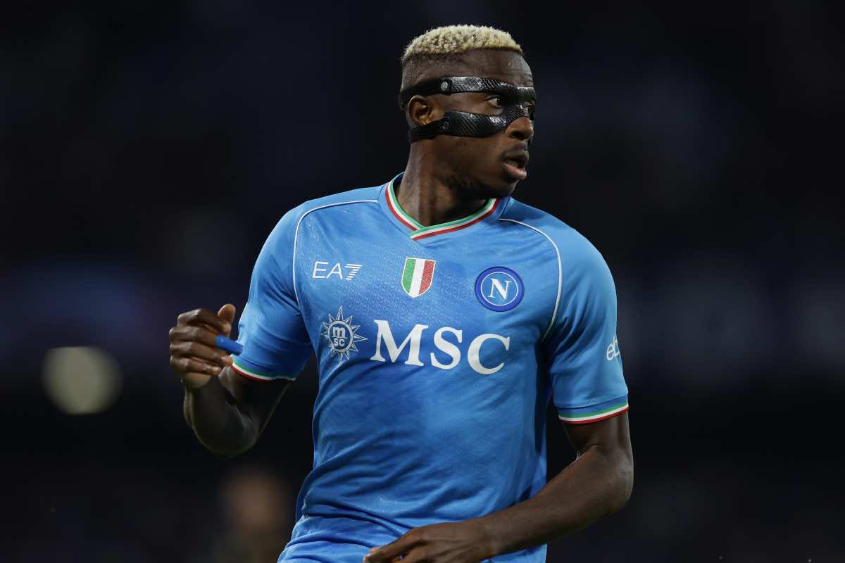 Victor Osimhen in campo con la maglia del Napoli